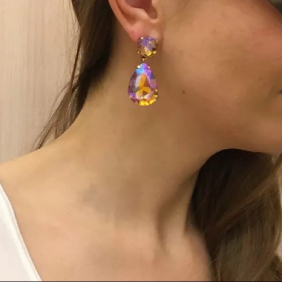 Iridescent champagne 🥂 clear earrings - Picture 2 of 3